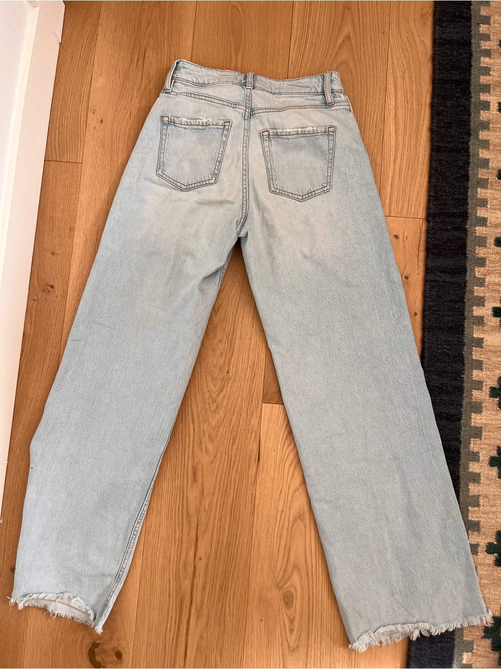 Dynamite Light Wash High-Rise Wide Leg Jeans - Picture 4 of 5